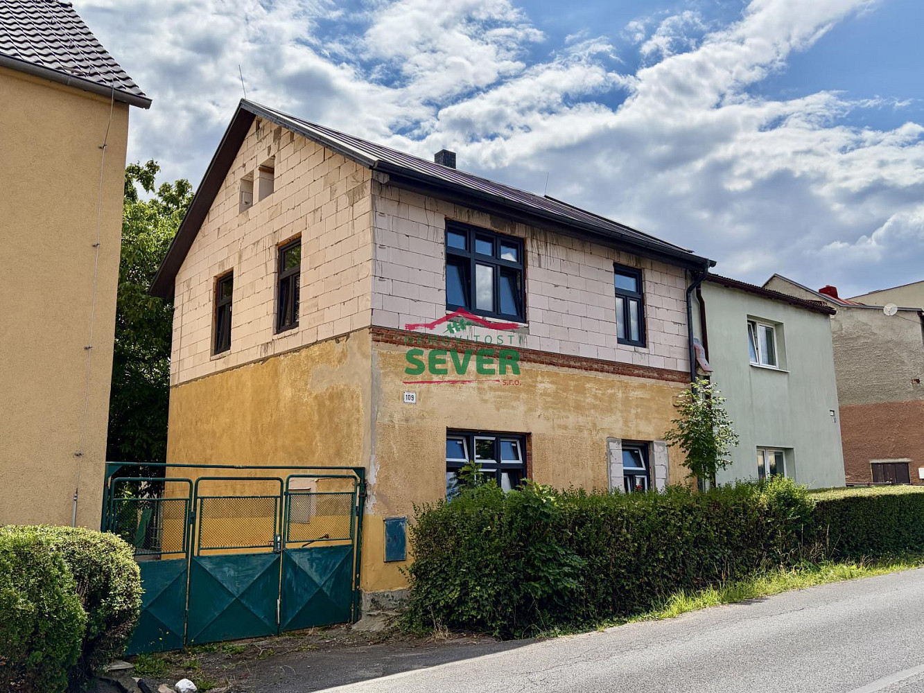 Prodej domu 138 m² s pozemkem 1 143 m²