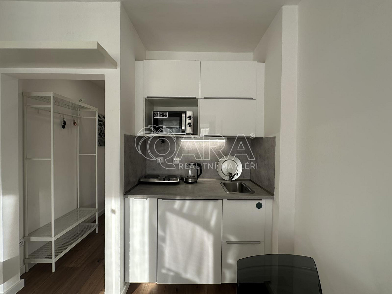 Pronájem bytu 1+kk 23 m² – fotografie 4