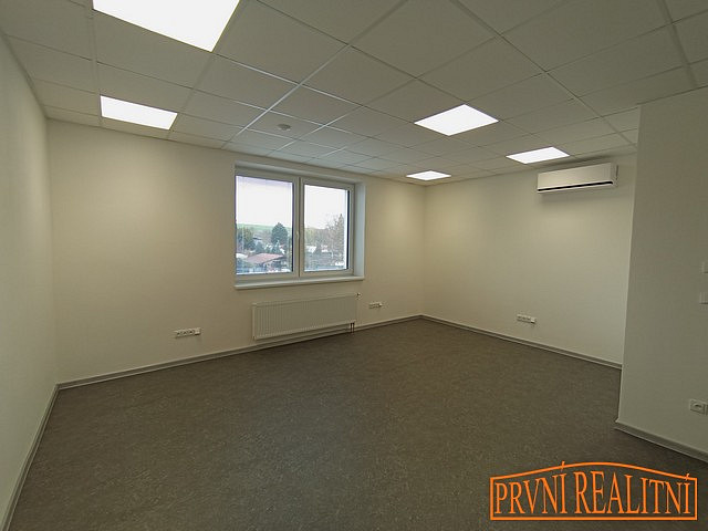 Pronájem kanceláře 23 m² – fotografie 4