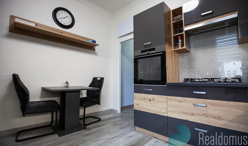 Prodej bytu 2+1 75 m², Karlovy Vary – náhled fotky 6