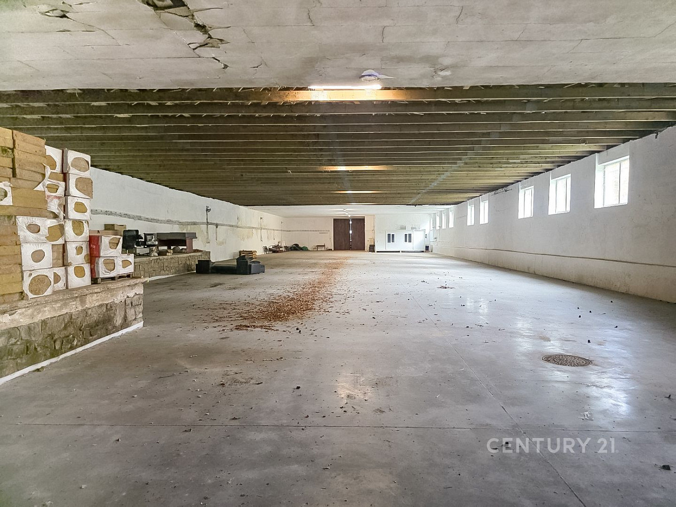 Pronájem skladovacích prostor 1 400 m²