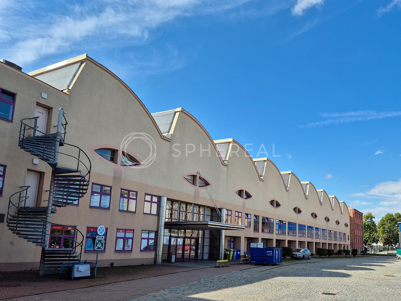 Pronájem kanceláře 2 000 m²