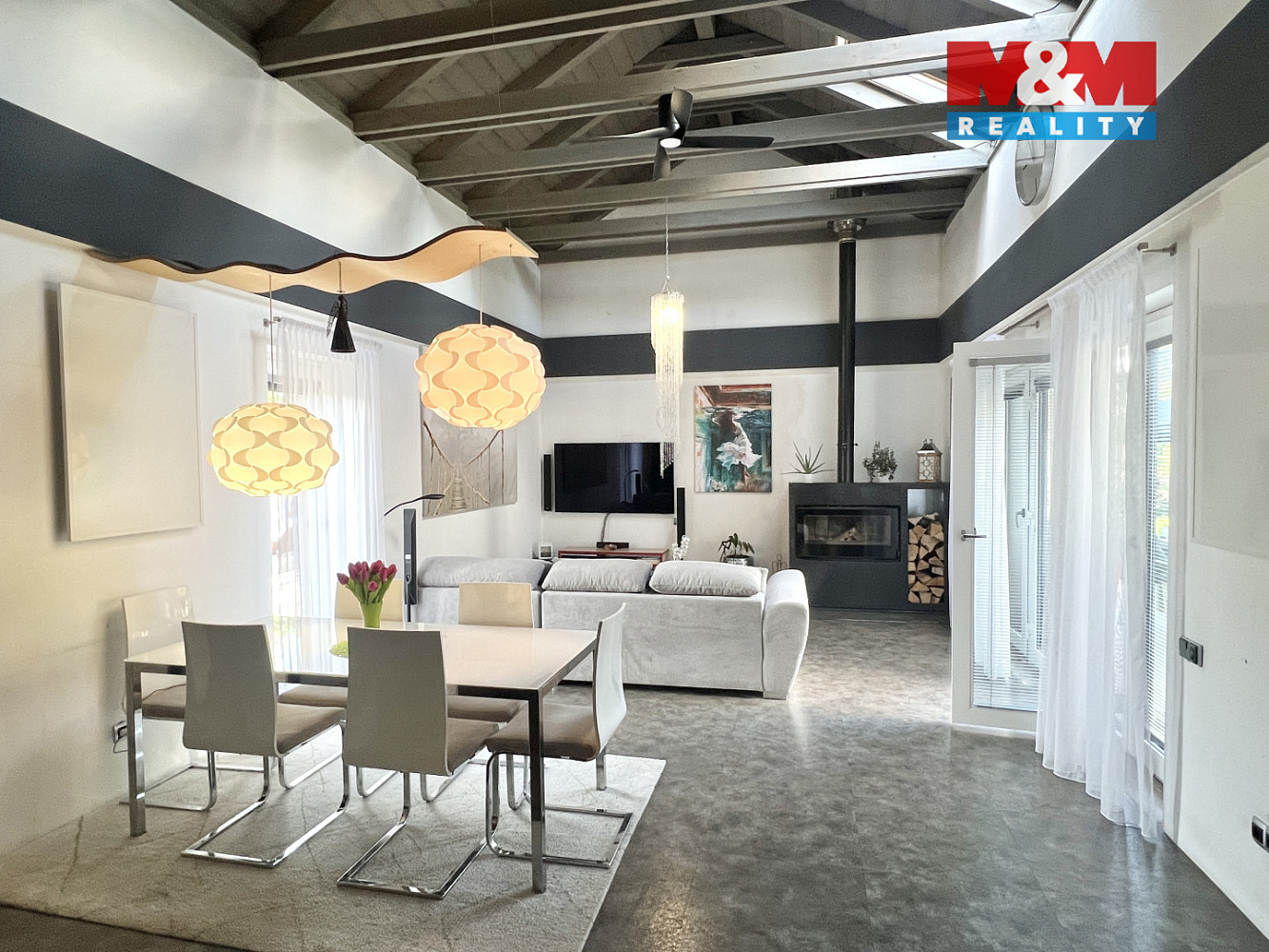 Prodej domu 214 m² s pozemkem 1 572 m²