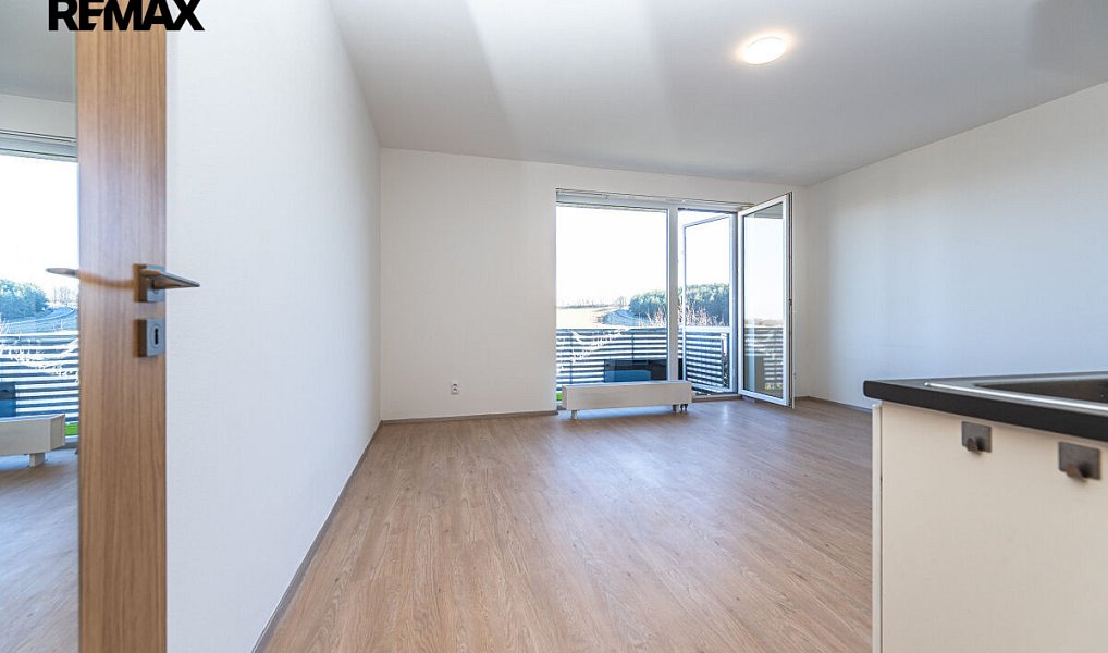 Pronájem bytu 1+kk 32 m², Hostivice – náhled fotky 3