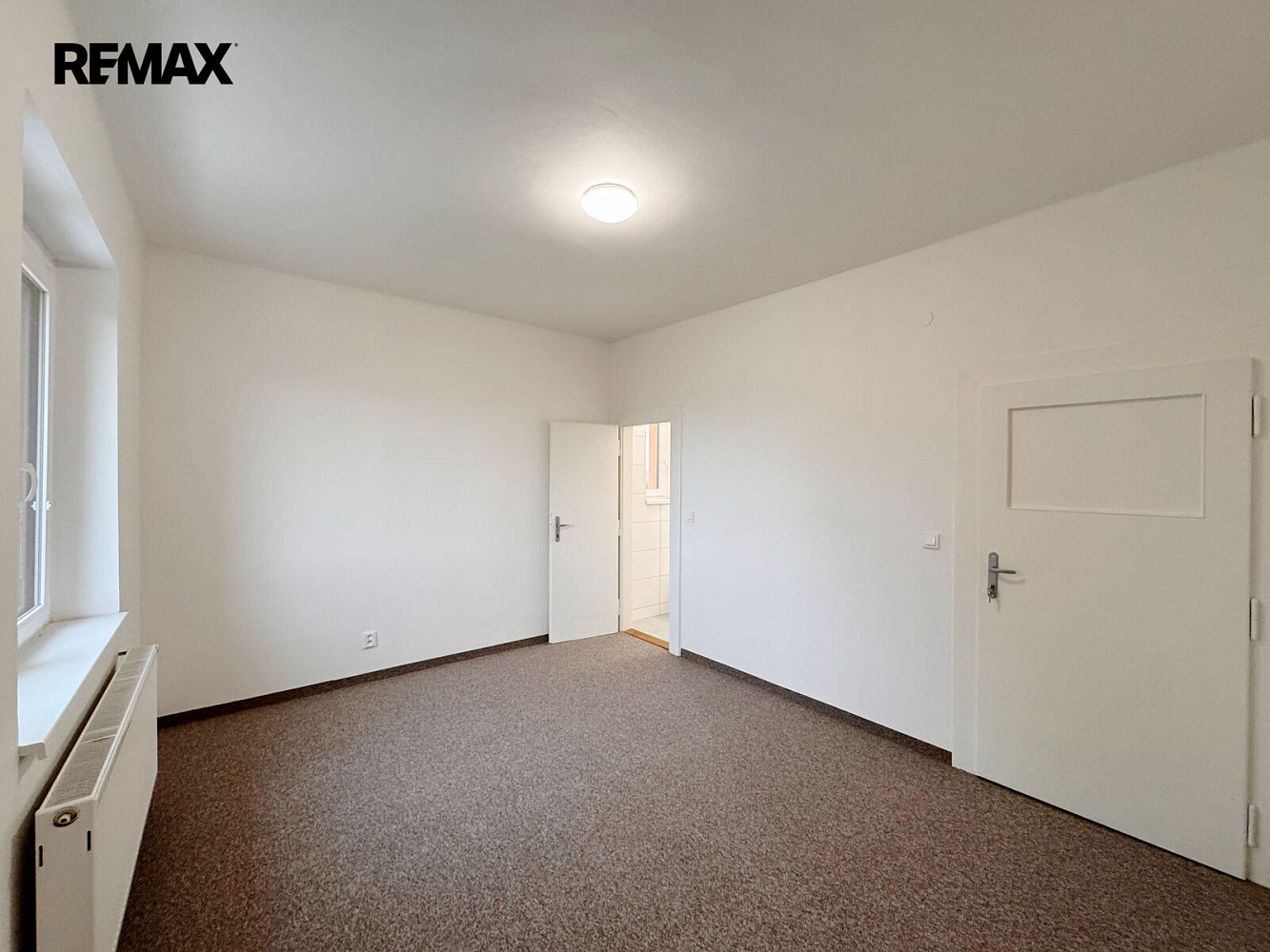 Pronájem pokoje 25 m² – fotografie 2