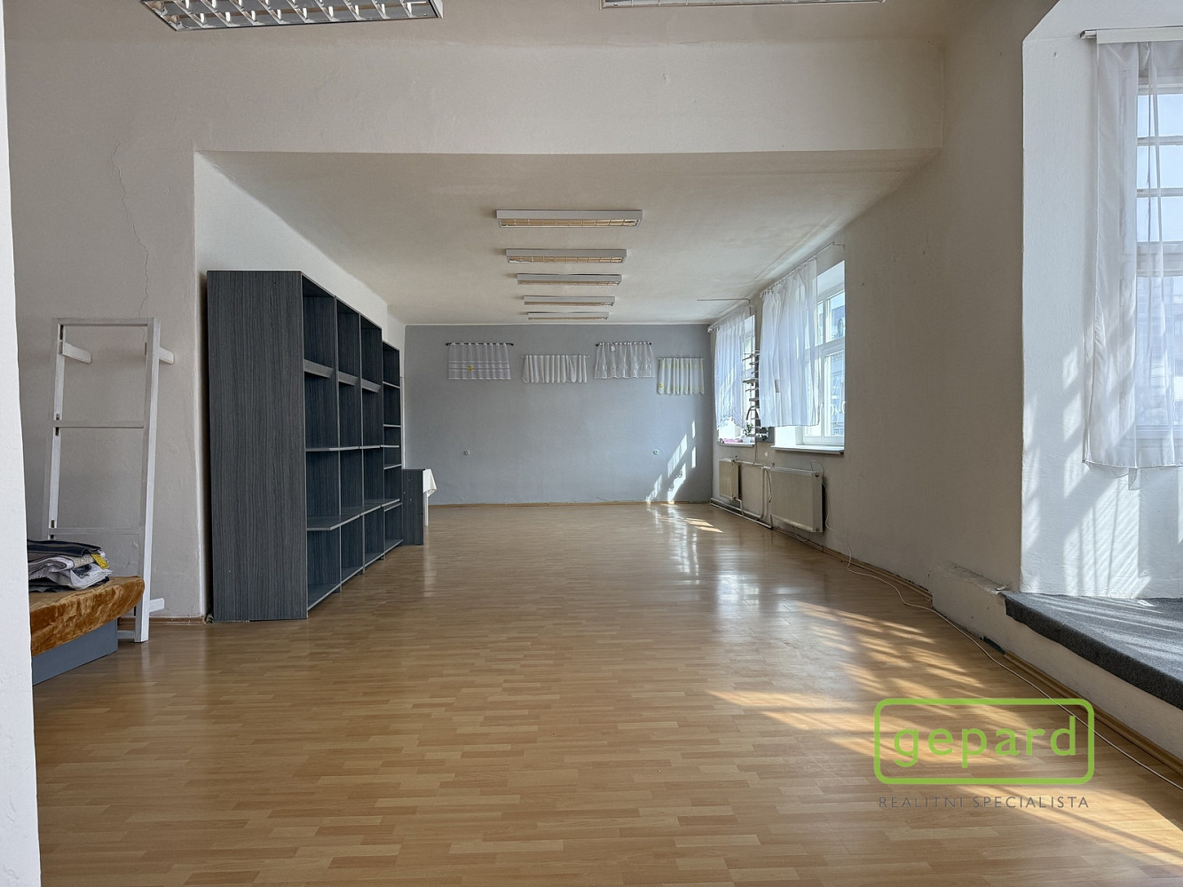Pronájem obchodních prostor 84 m² – fotografie 2