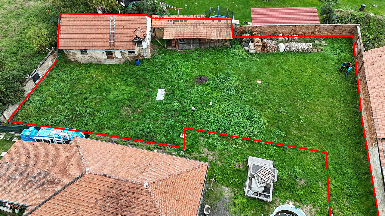Prodej stavebního pozemku 977 m² – fotografie 3