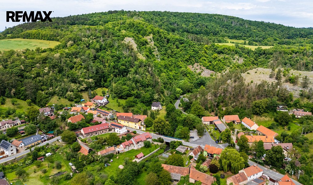Prodej stavebního pozemku 2 004 m², Beroun – náhled fotky 20