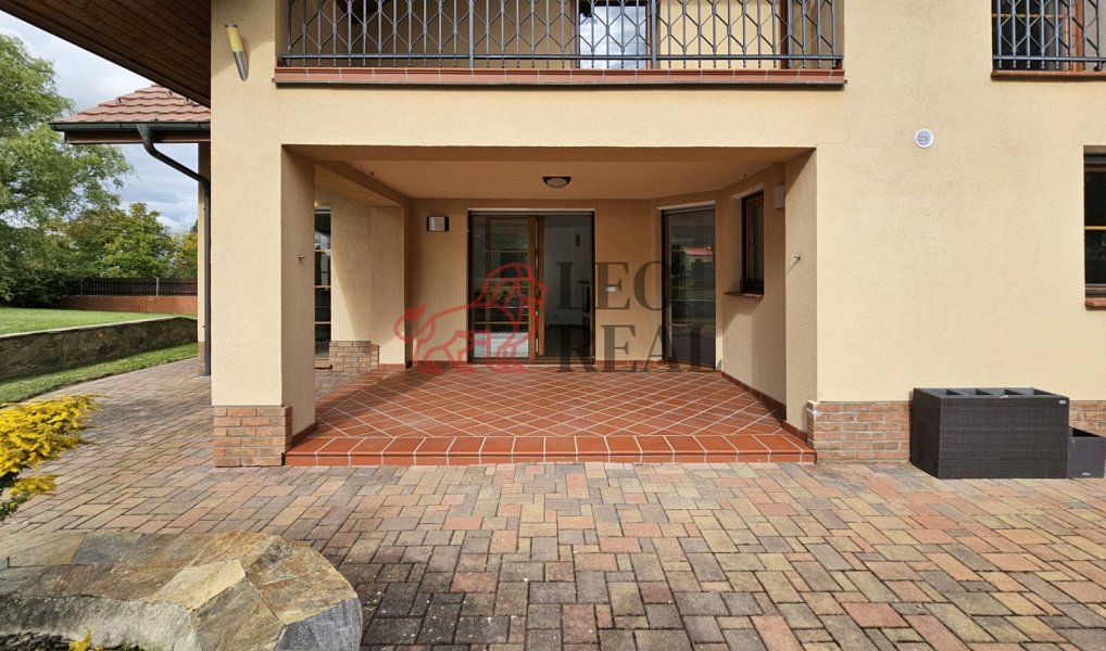 Prodej domu 316 m² s pozemkem 1 751 m², Kamenice – náhled fotky 9