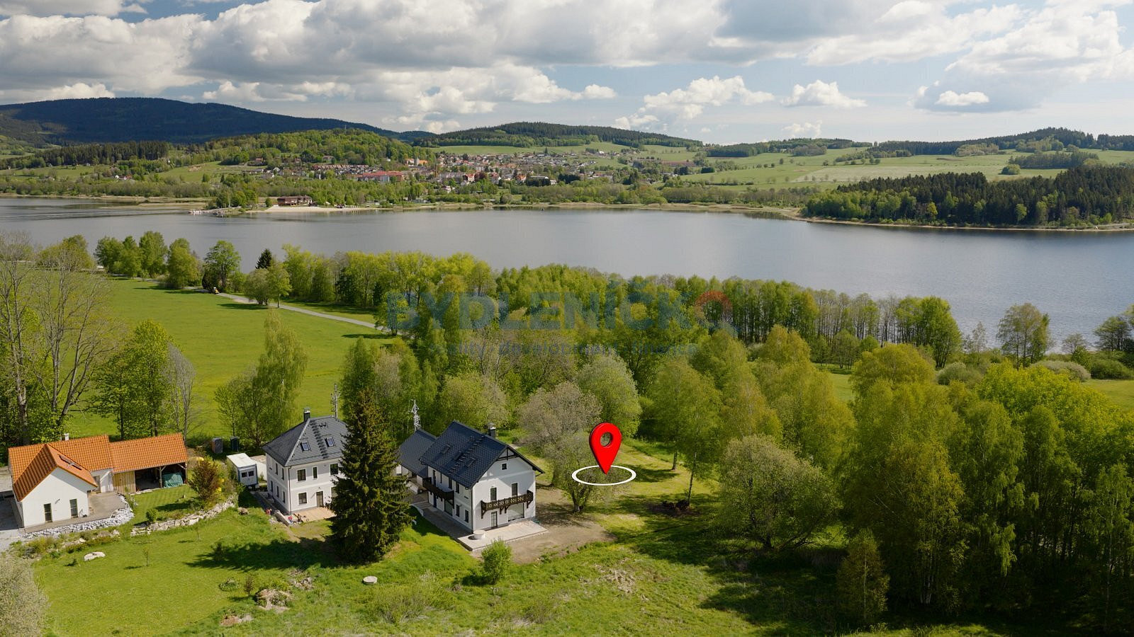 Prodej stavebního pozemku 1 523 m² – fotografie 2