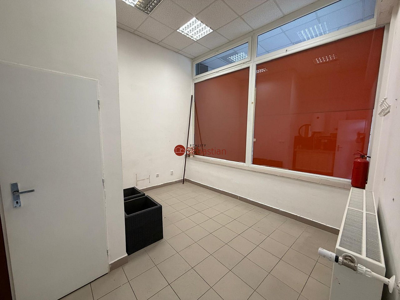 Pronájem kanceláře 66 m² – fotografie 4