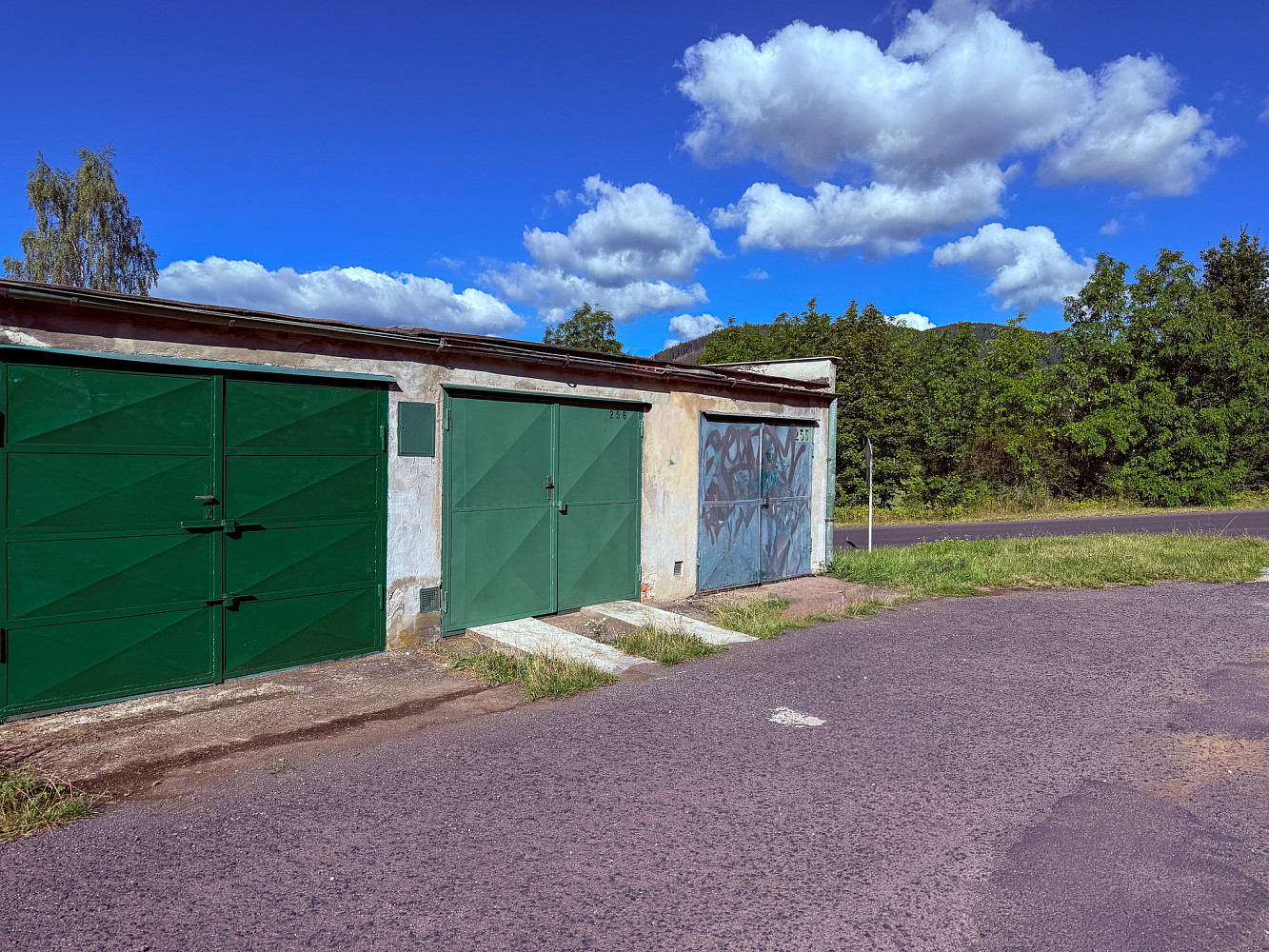 Prodej zděné garáže 18m² Klášterec nad Ohří, ul. Kpt. Jaroše – pohled 4