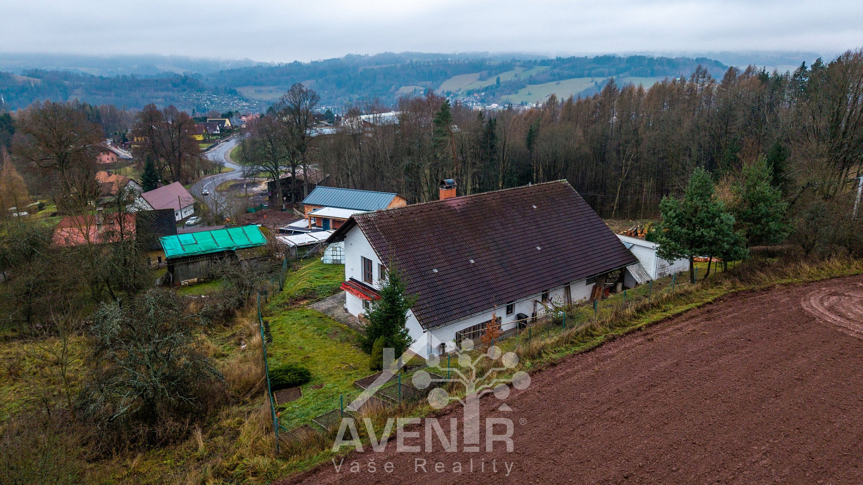 Prodej domu 232 m² s pozemkem 1 864 m²