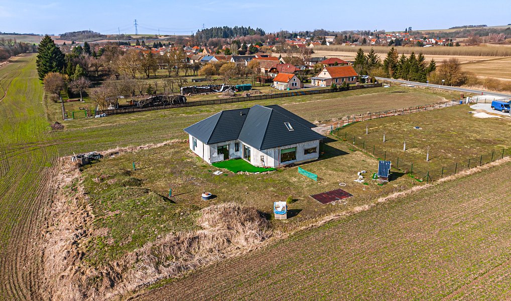Prodej domu 257 m² s pozemkem 1 805 m², Zalužany – náhled fotky 6