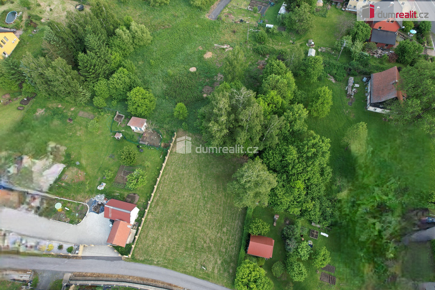 Prodej stavebního pozemku 1 043 m²
