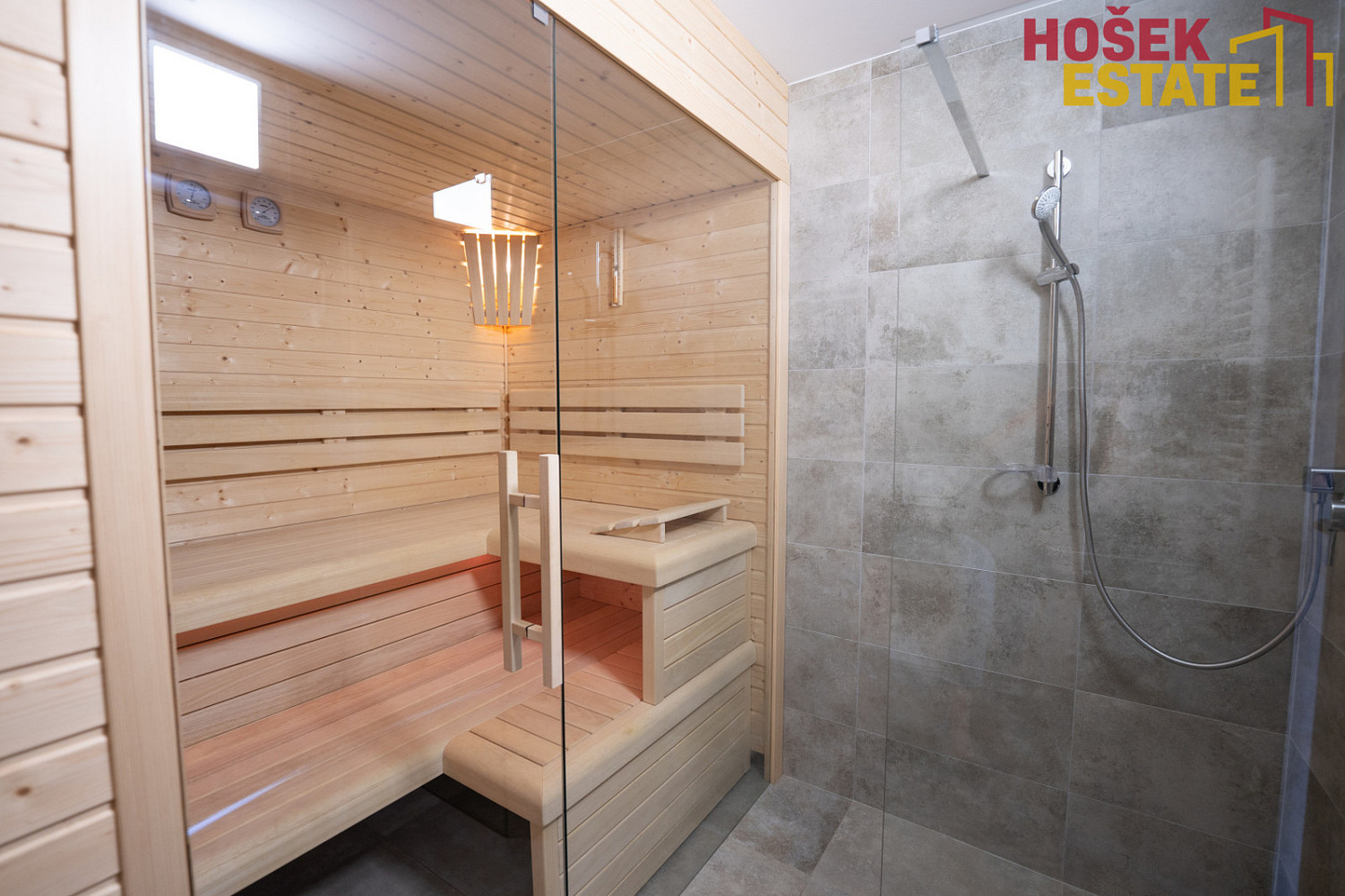 Prodej domu 240 m² s pozemkem 1 133 m² – fotografie 2