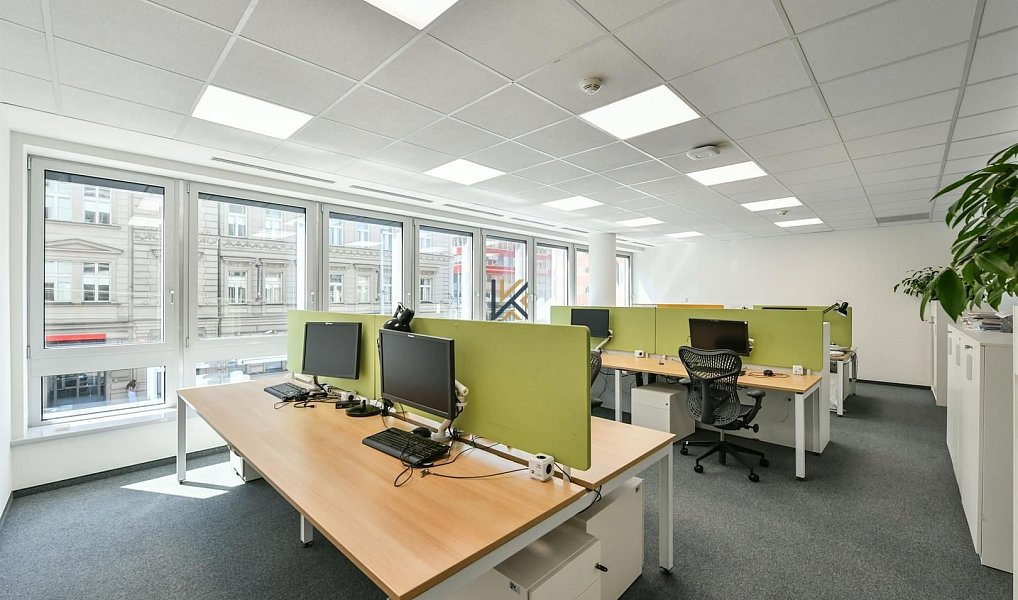 Pronájem kanceláře 439 m², Praha – náhled fotky 2