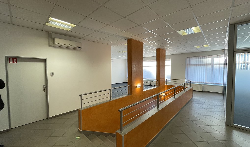 Pronájem obchodních prostor 280 m², Praha – náhled fotky 3
