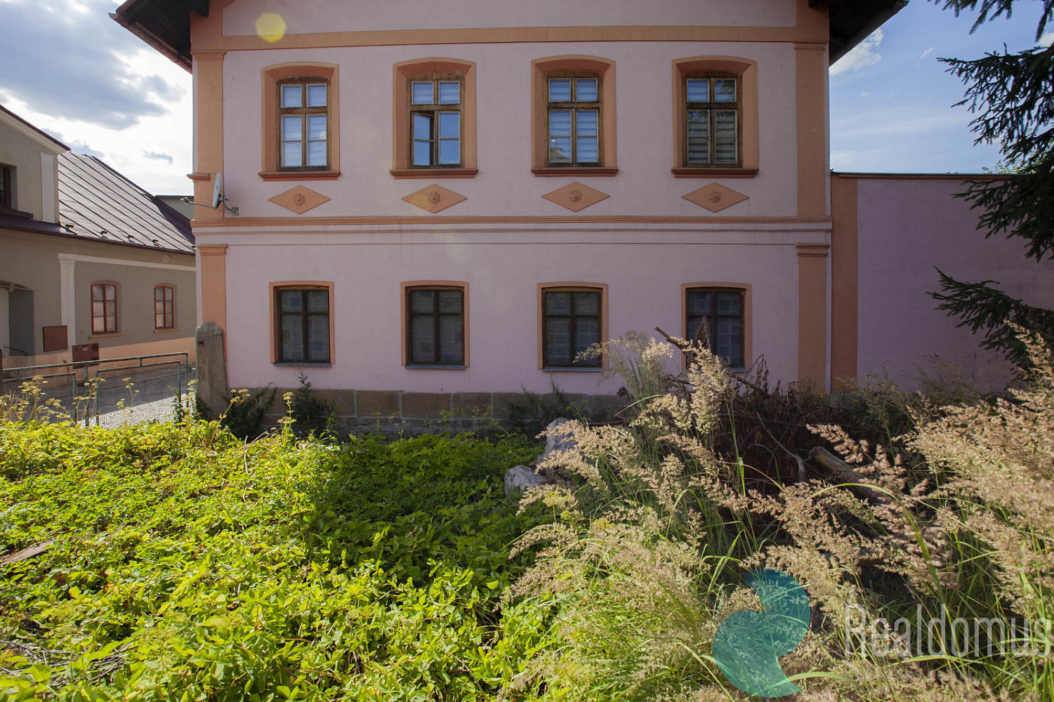 Prodej domu 230 m² s pozemkem 1 005 m² – fotografie 2