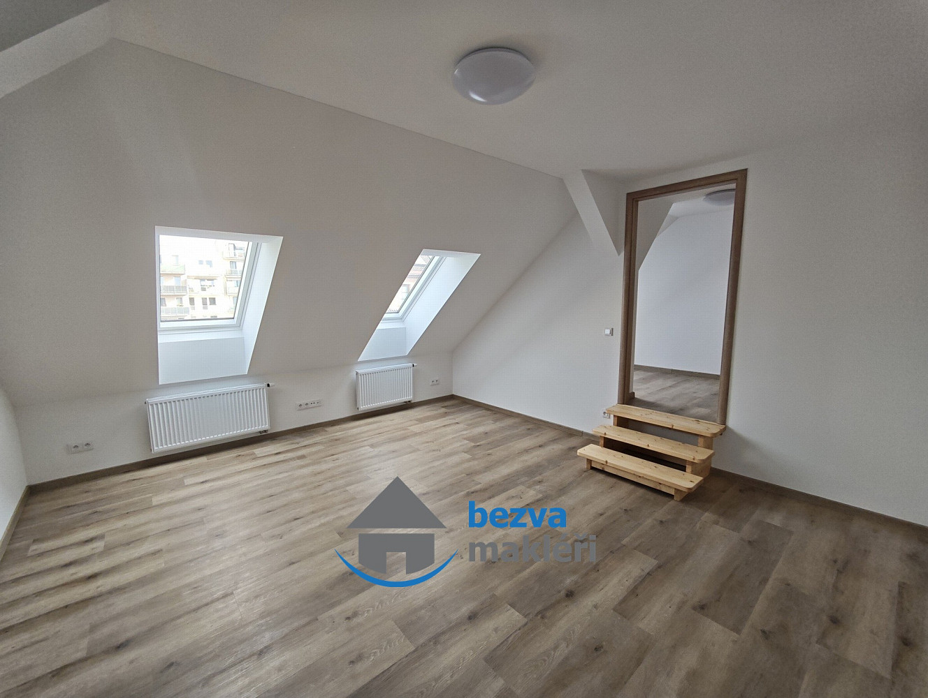 Pronájem bytu 3+1 88 m² – fotografie 4