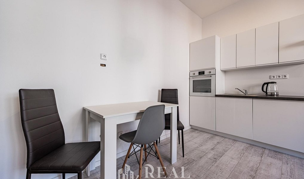 Prodej domu 240 m² s pozemkem 400 m², Louny – náhled fotky 6