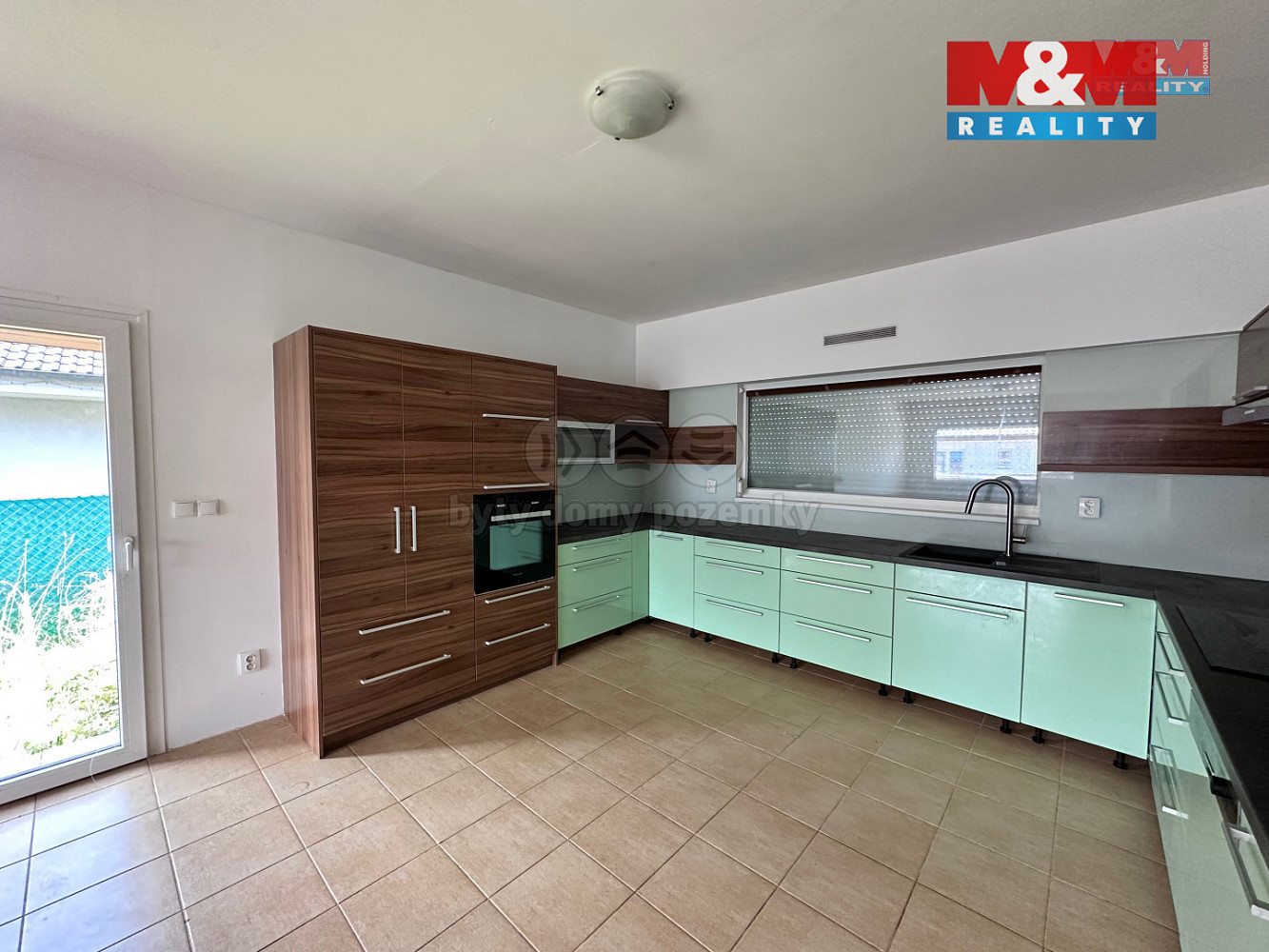 Prodej domu 118 m² s pozemkem 892 m² – fotografie 2