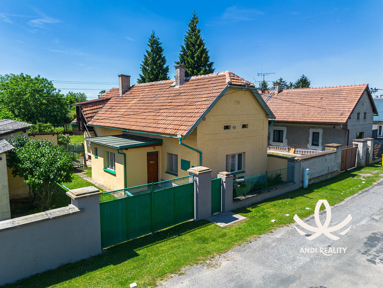 Prodej domu 100 m² s pozemkem 909 m²