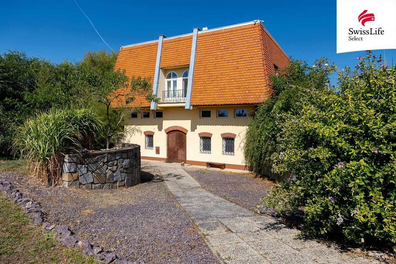 Prodej obchodních prostor 662 m²