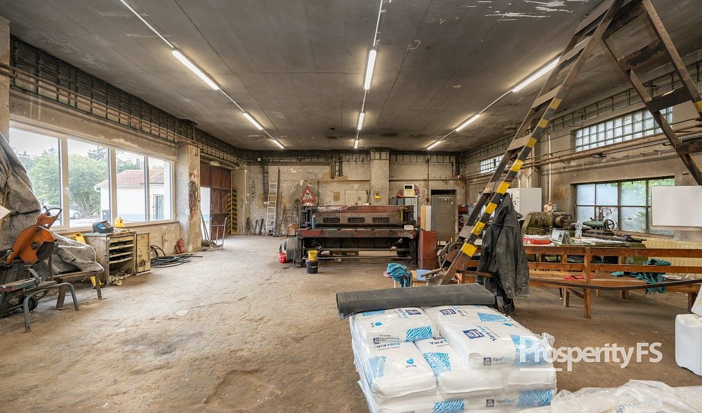 Prodej kanceláře 475 m², Okna – náhled fotky 20