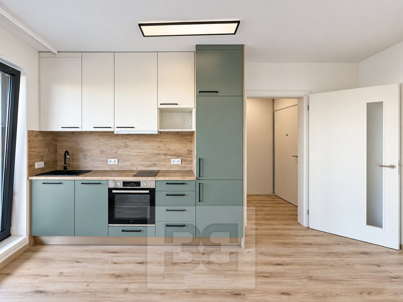 Pronájem bytu 1+kk 31 m² – fotografie 2