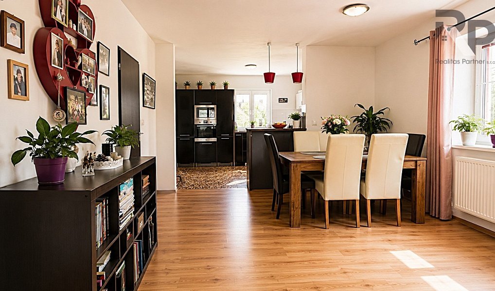 Prodej domu 319 m² s pozemkem 1 006 m², Dobronín – náhled fotky 12