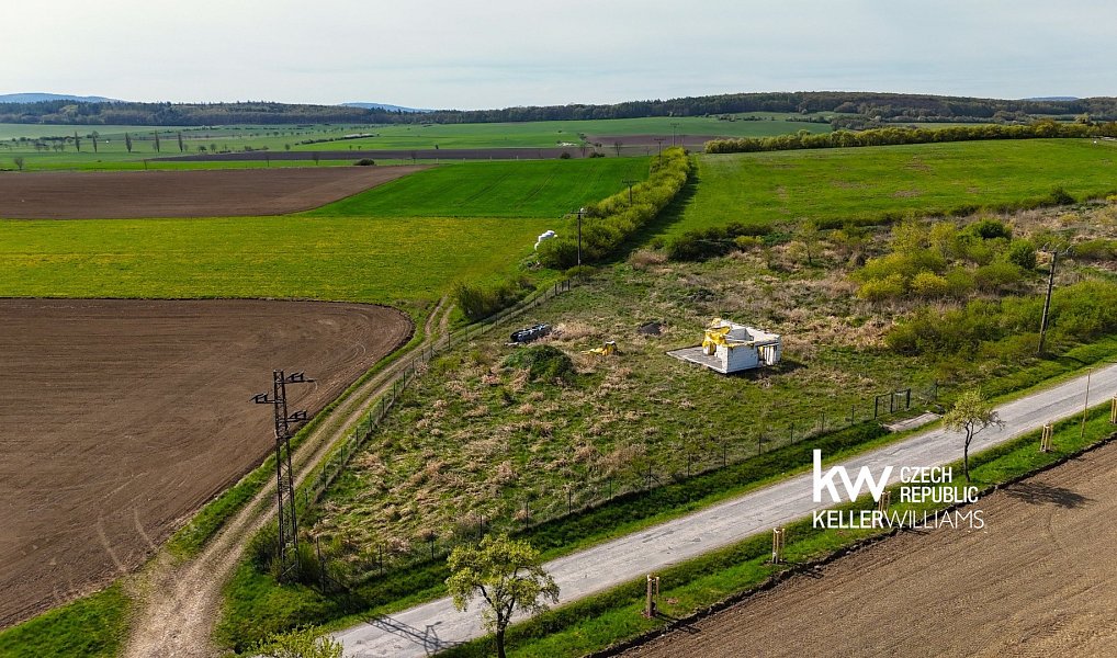 Prodej zahrady 1 652 m², Suchomasty – náhled fotky 15