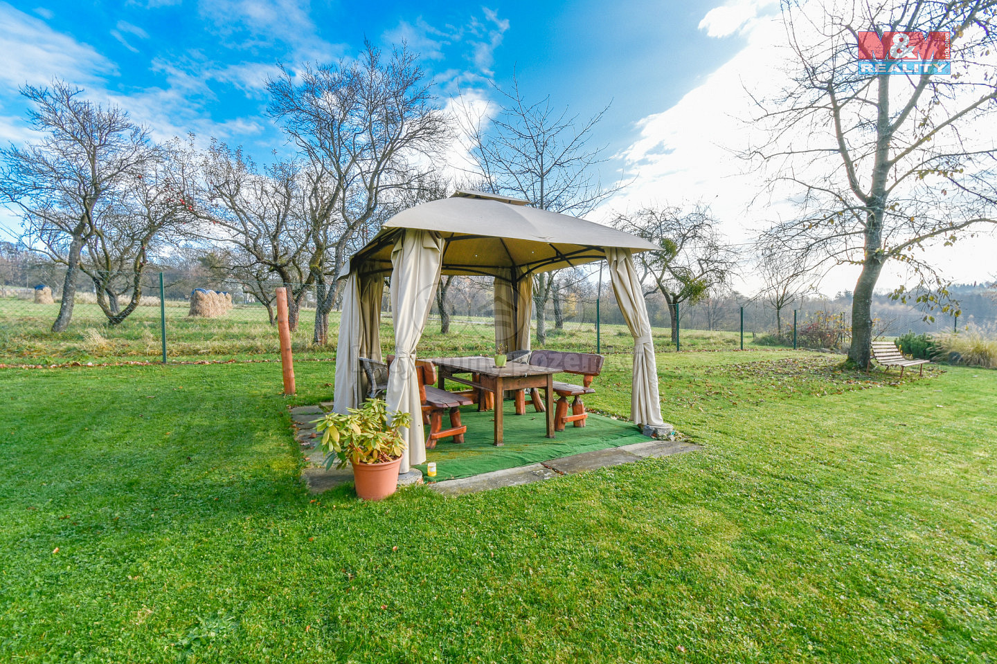 Prodej domu 320 m² s pozemkem 3 388 m²
