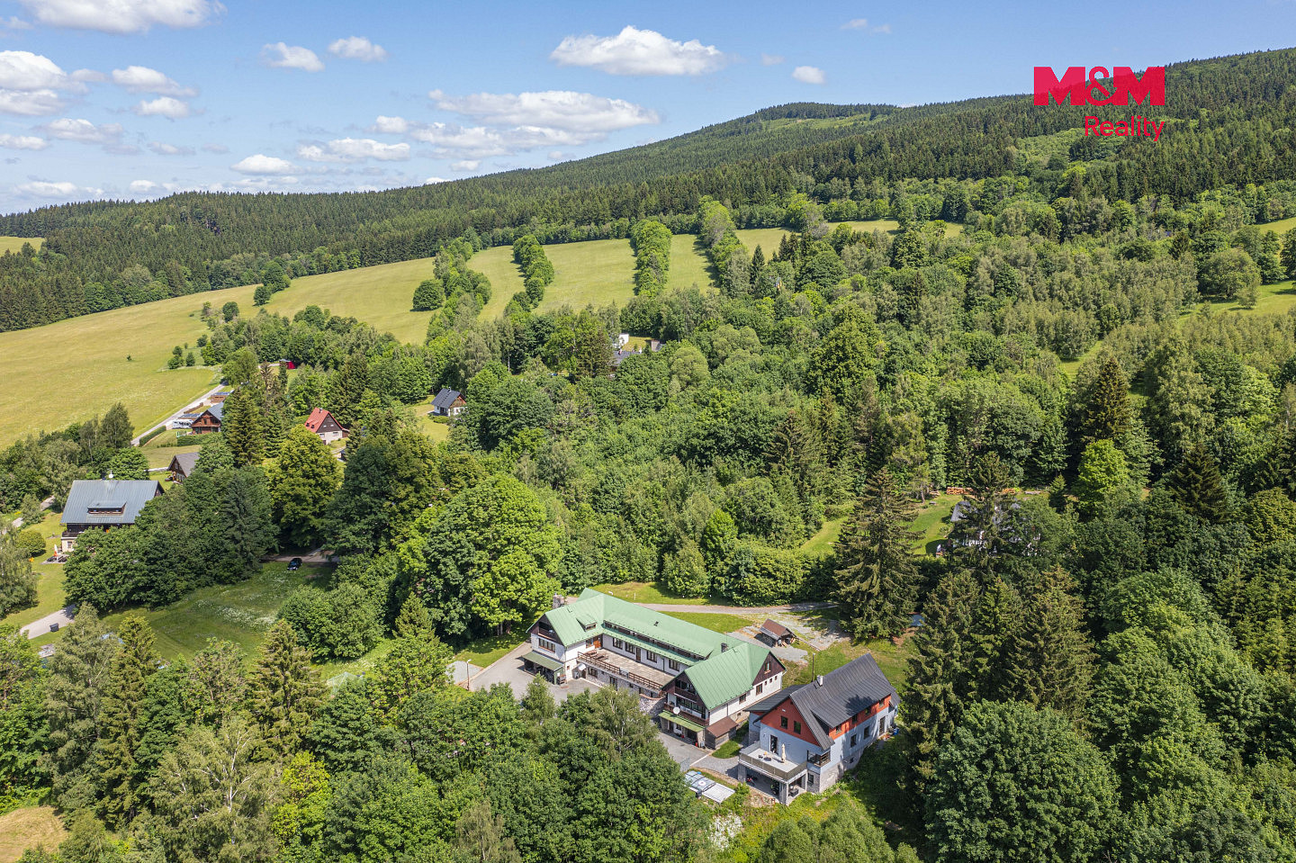 Prodej ubytovacího objektu 1 200 m²