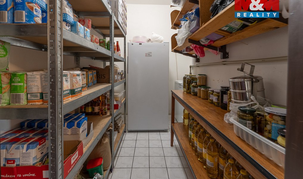 Prodej domu 390 m² s pozemkem 1 050 m², Suchdol – náhled fotky 30