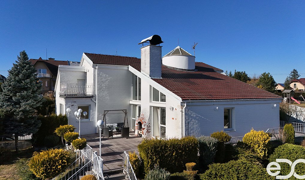 Prodej domu 388 m² s pozemkem 1 730 m², Senohraby – náhled fotky 2