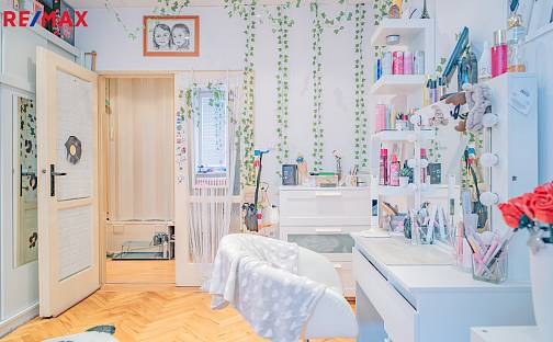 Prodej bytu 2+1 56 m², Škroupova, Hradec Králové