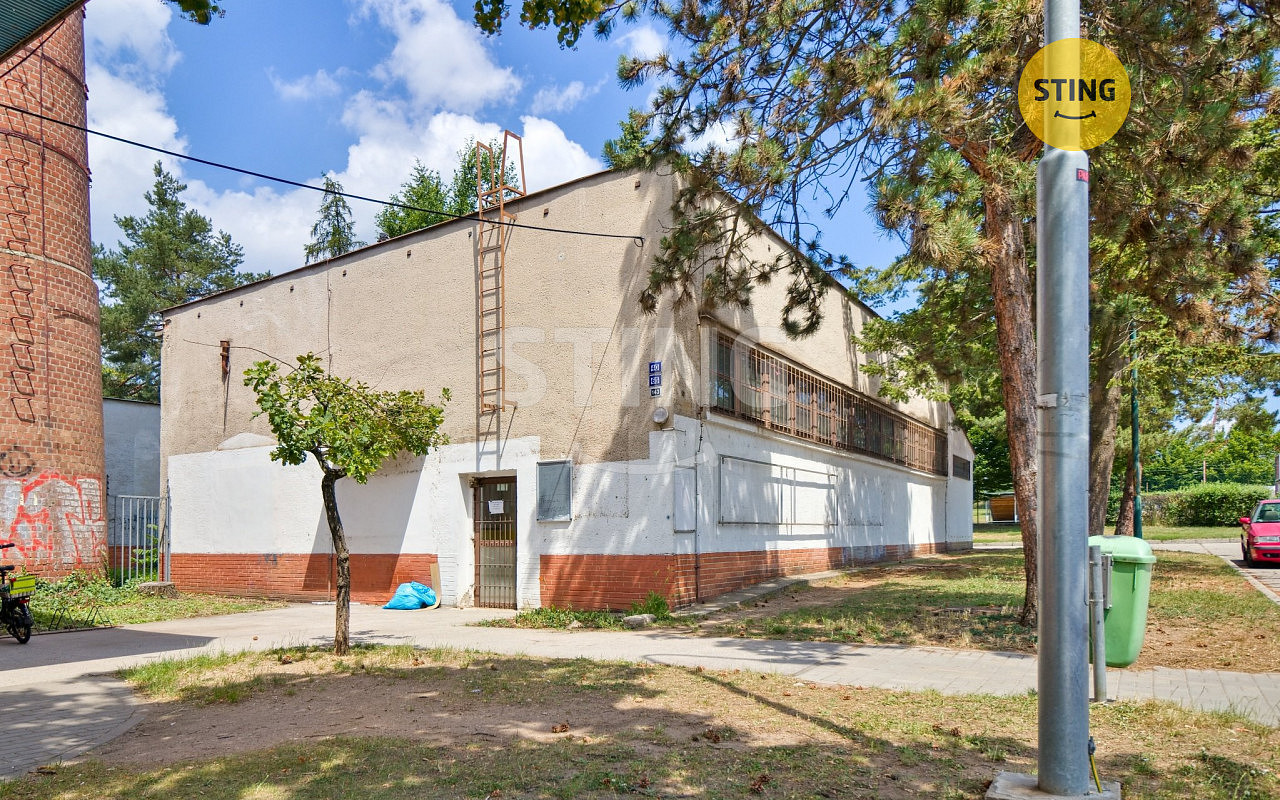 Prodej skladovacích prostor 250 m²