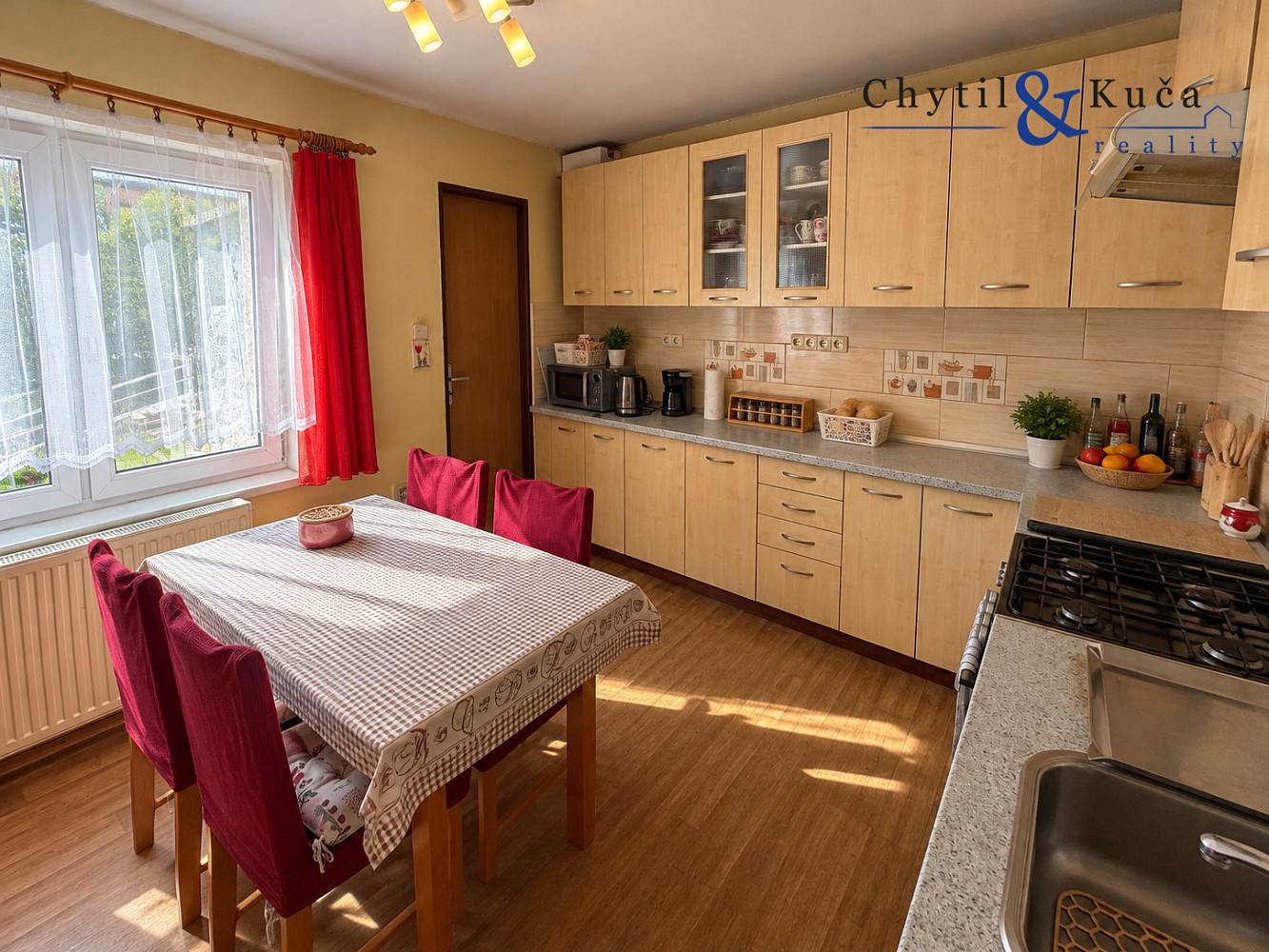 Prodej domu 200 m² s pozemkem 1 800 m² – fotografie 2