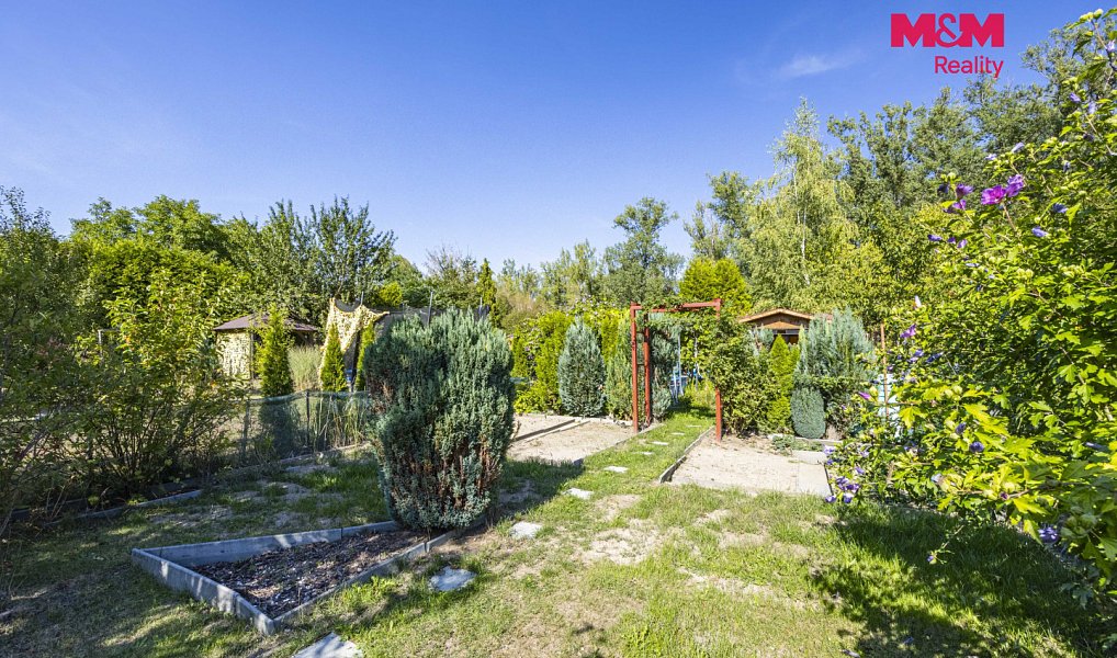 Prodej zahrady 185 m², Rybitví – náhled fotky 9