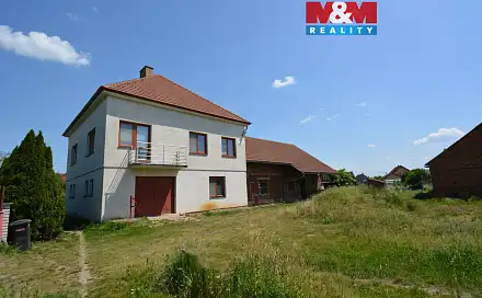 Prodej domu 196 m² s pozemkem 6 057 m², Babice, okres Hradec Králové