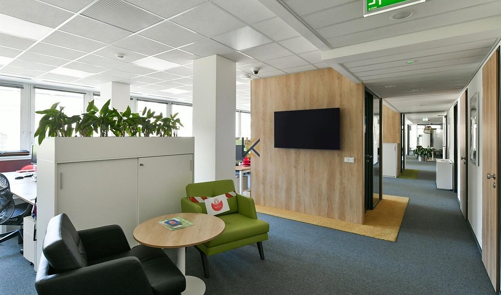 Pronájem kanceláře 439 m², Praha – náhled fotky 8