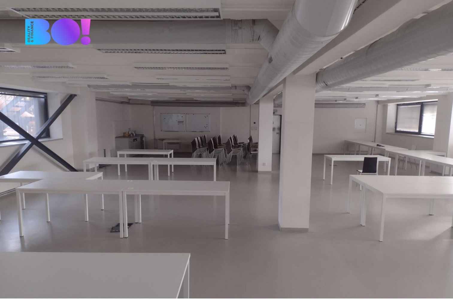 Pronájem kanceláře 250 m² – fotografie 2