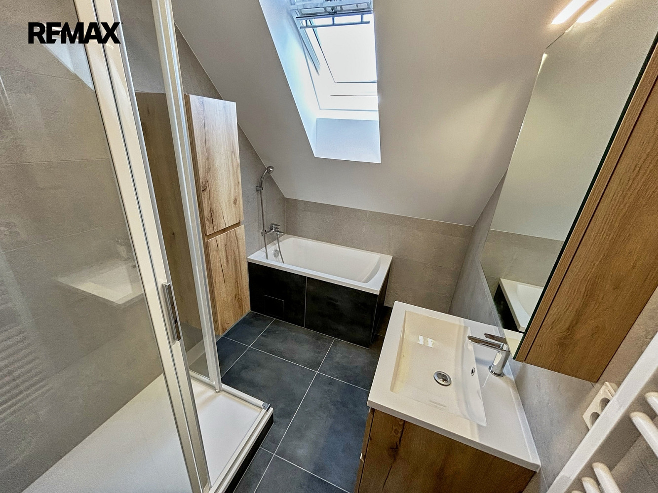 Pronájem bytu 4+kk 99 m² - Widok 4