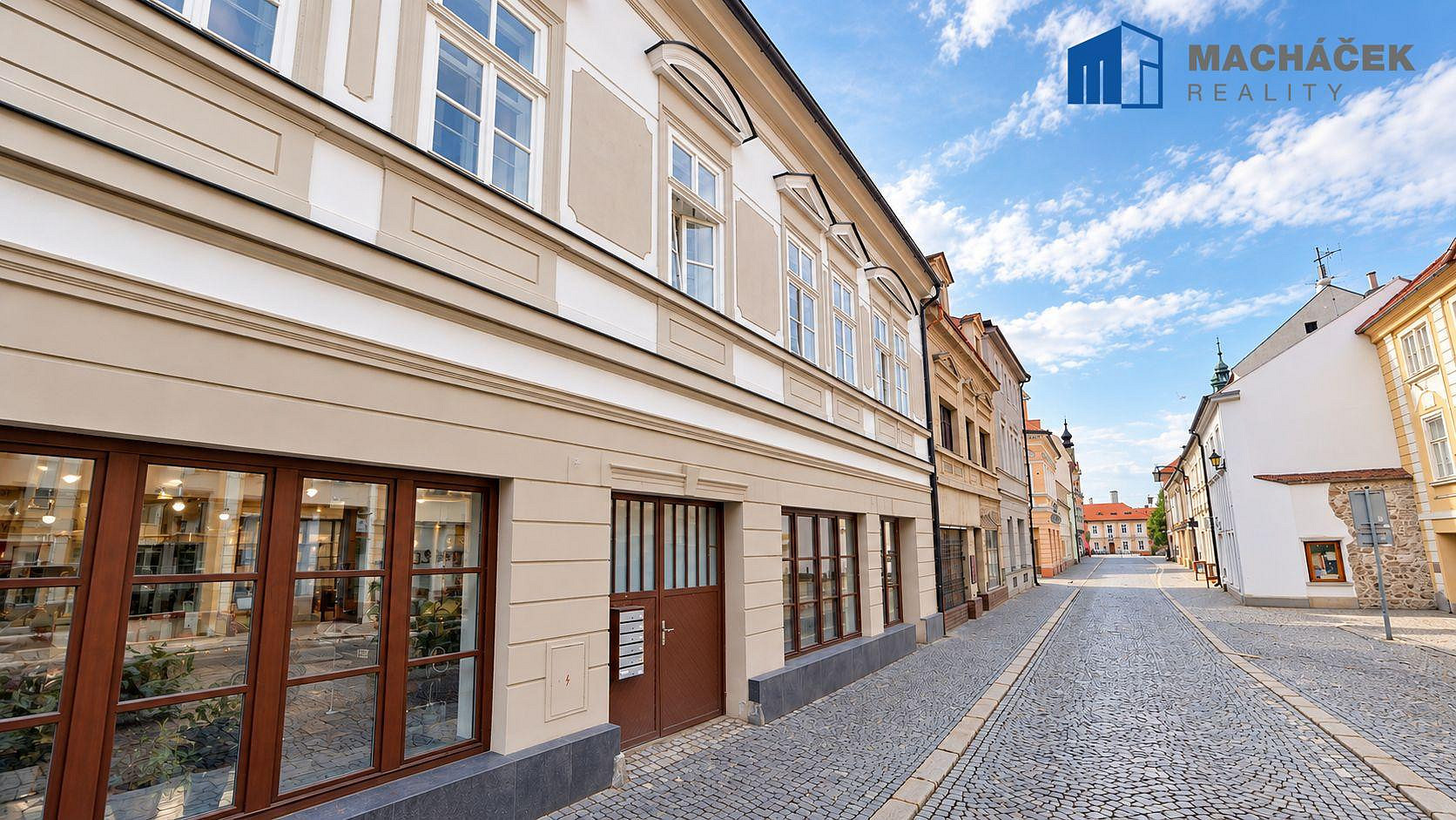 Pronájem obchodních prostor 77 m² – fotografie 2