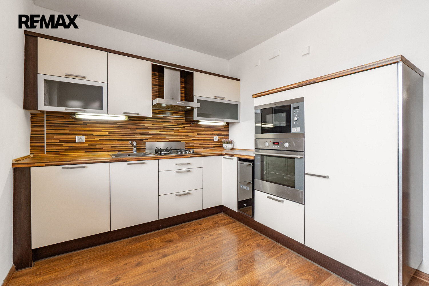 Prodej bytu 2+1 58 m² — photo 2