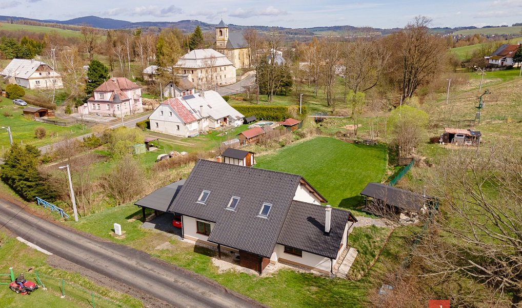 Prodej domu 261 m² s pozemkem 1 916 m², Rudná pod Pradědem – fotka 1 z 46