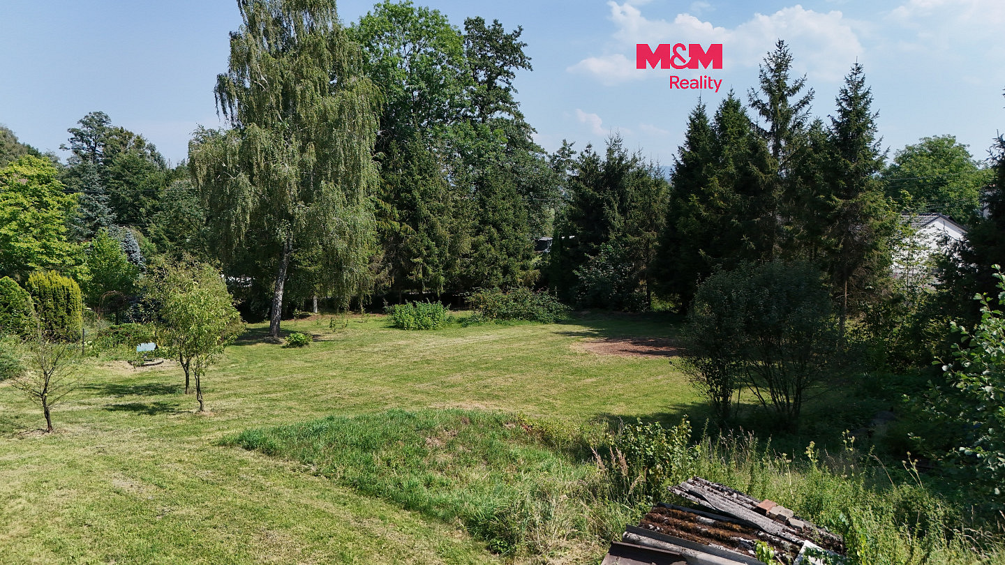 Prodej stavebního pozemku 1 222 m²