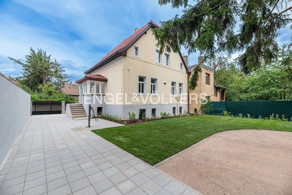 Pronájem domu 165 m² s pozemkem 360 m²