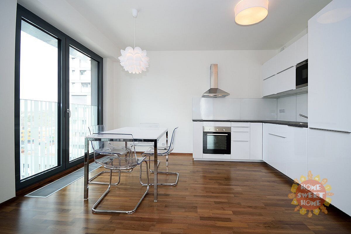 Pronájem bytu 2+kk 76 m² – fotografie 2